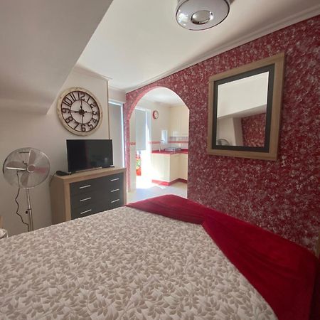 ויגו Hostal La Colegiata מראה חיצוני תמונה