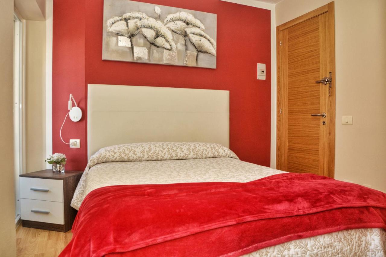 ויגו Hostal La Colegiata מראה חיצוני תמונה