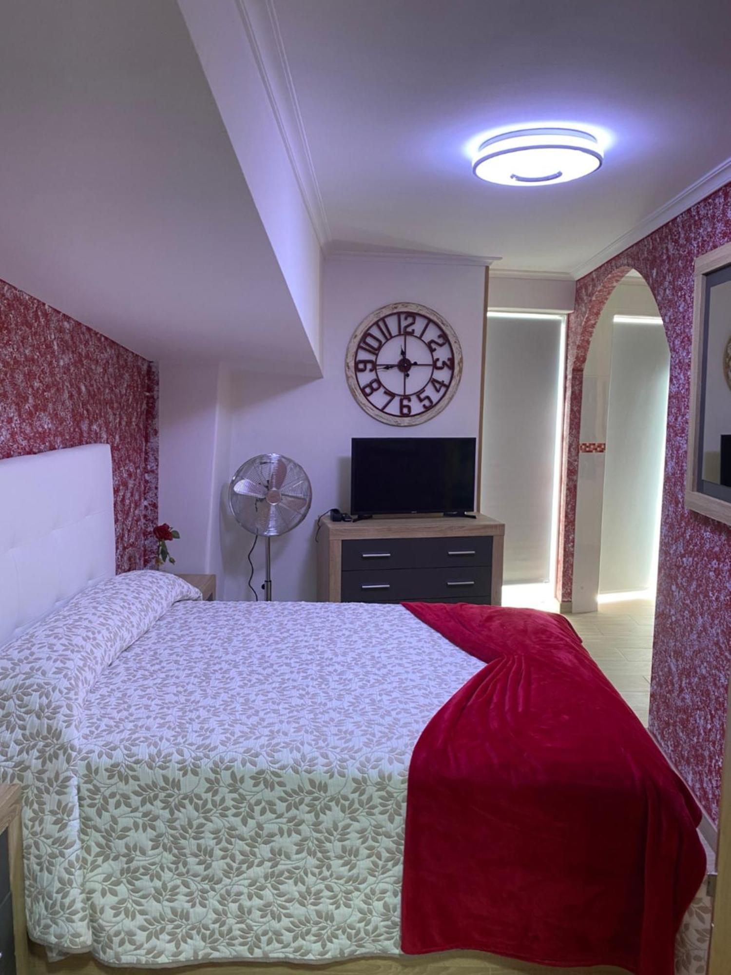 ויגו Hostal La Colegiata מראה חיצוני תמונה